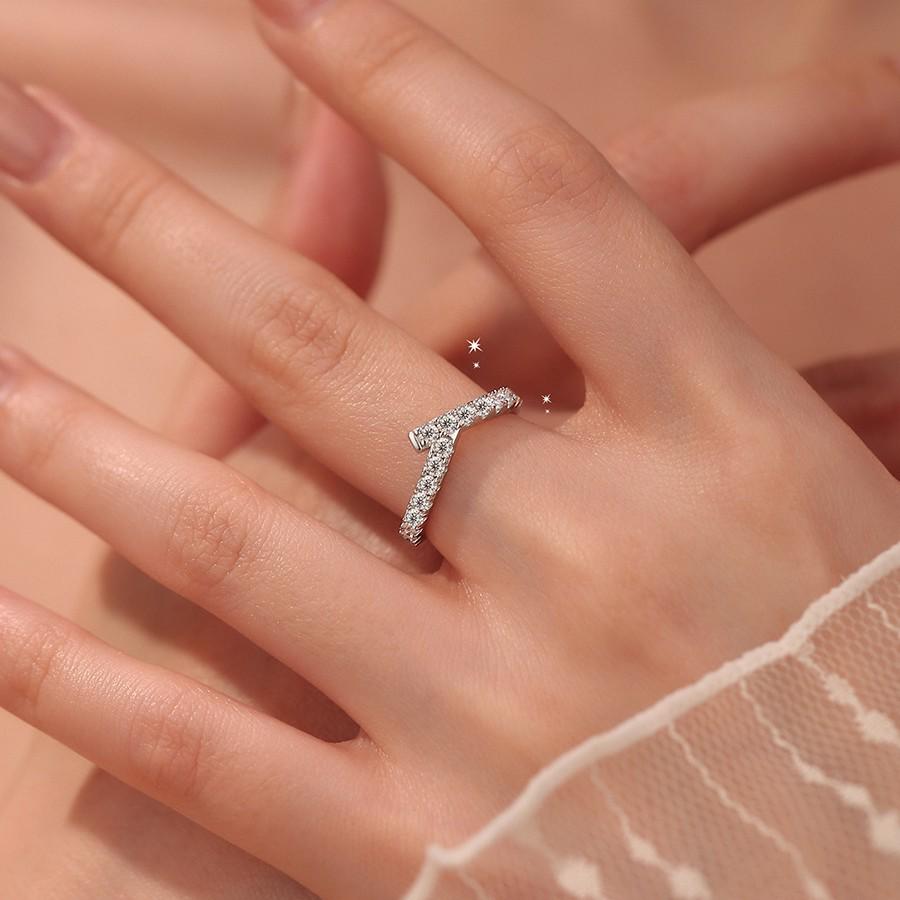 S925 Sterling Silver Asymmetrical Crossover Moissanite Ring for Women – Minimalist Stacking Style