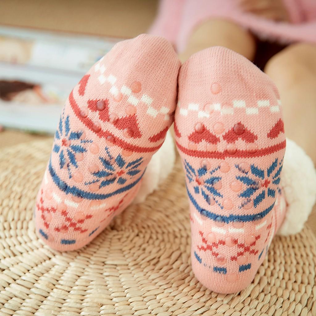 Women Fleece Lined Winter Socks Non Slip Indoor Floor Socks Soft Warm Cozy Christmas Patterned Socks for Home Use
