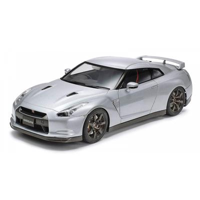 Tamiya 124 Sports Car Series No.300 Nissan GT-R Plastic Model 24300