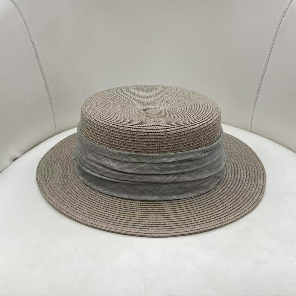 French celebrity sun hat flat top straw hat British style top hat 2026 sun protection straw hat pleated ribbon sun hat women