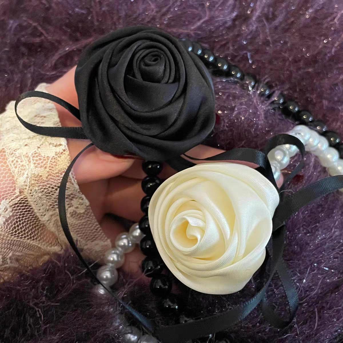

New two-color rose pearl necklace femininity evening dress accessories simple personality light luxury jewelry collarbone chain чёрный