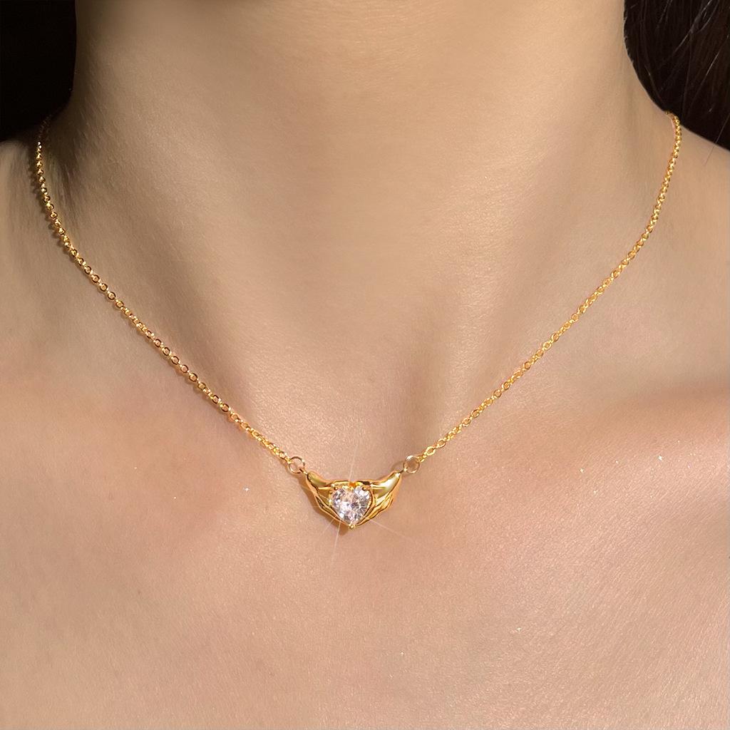 18K Gold-Plated Heart Pendant Clavicle Necklace with Zircon