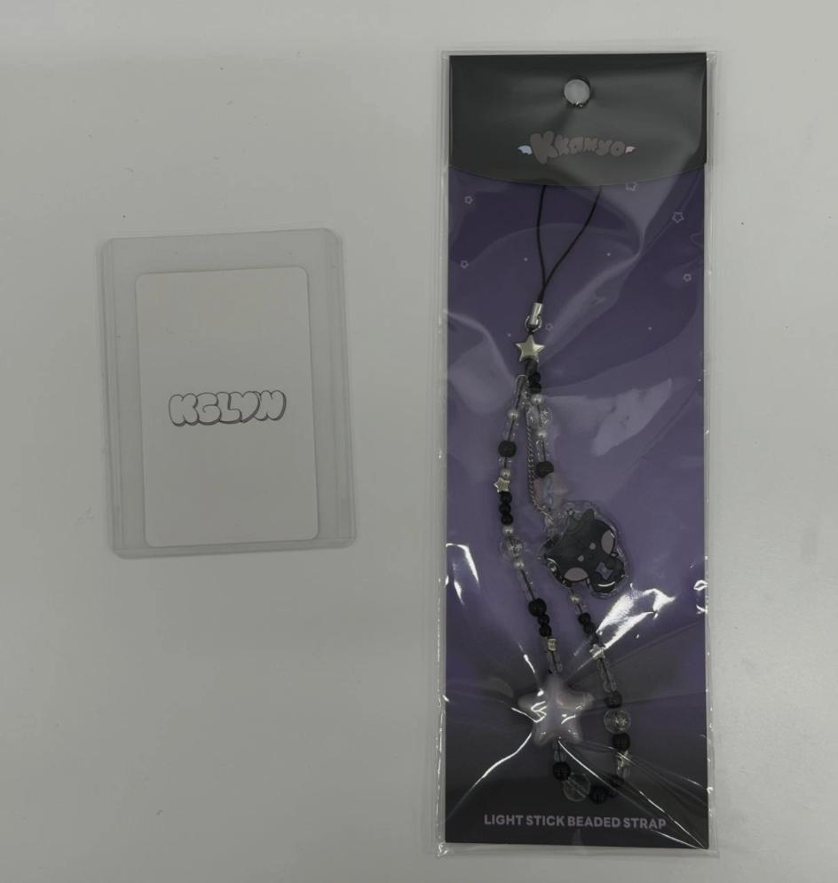 

ATEEZ MIGHTEEZ WONDER ROOM Pop-Up Офіційні товари з персонажами Kpop Мерч LIGHT STICK STRAP - KKAMYO