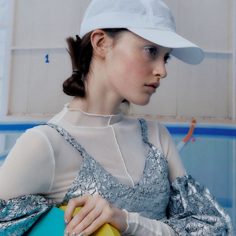 poesiedame PARACHUTE CAP IN WHITE