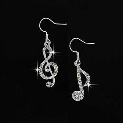 Moda Kişilik Müzik Notları Kulak Kancası Kristal Gümüş Bayan Dangle Parti Küpe veya Doğum Günü Hediyesi
