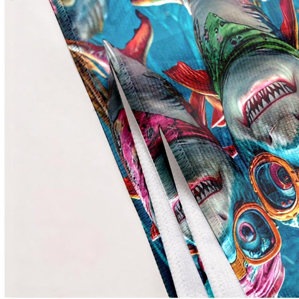 Cartoon funny underwater shark polyester microfiber beach towel is highly absorbent, suitable for swimming and beach outings