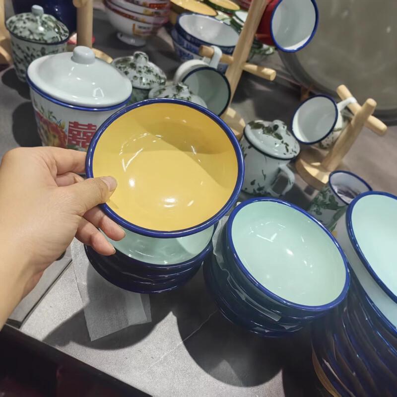 Cuenco Grueso de Esmalte Vintage con Pie Alto
