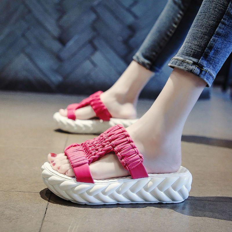 

Верхняя одежда. Тапочки. Женские летние сандалии с утолщенной подошвой. Универсальная студенческая пляжная обувь. 40 розы красного