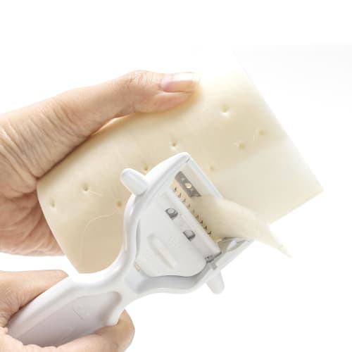 Kai Corporation KAI Peeler, Julienne Switchable Peeler, Peeler, Julienne Potato with Sprout Remover, Dishwasher Safe, KAI KITCHEN White, Made In Japan
