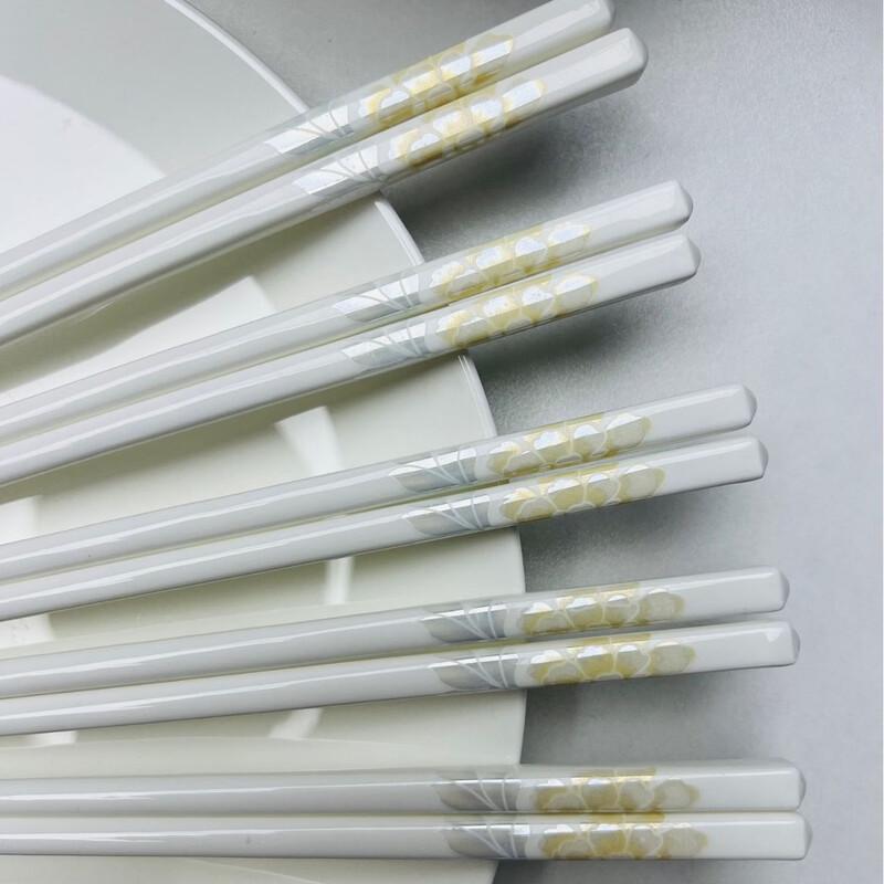 Jingdezhen European Style Bone China Tableware Set with 10 Ceramic Chopsticks
