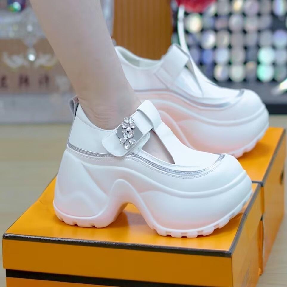 

Папа Баотоу сандалии новые летние тонкие на толстой подошве с вырезами дышащие повседневные спортивные туфли 35 белый