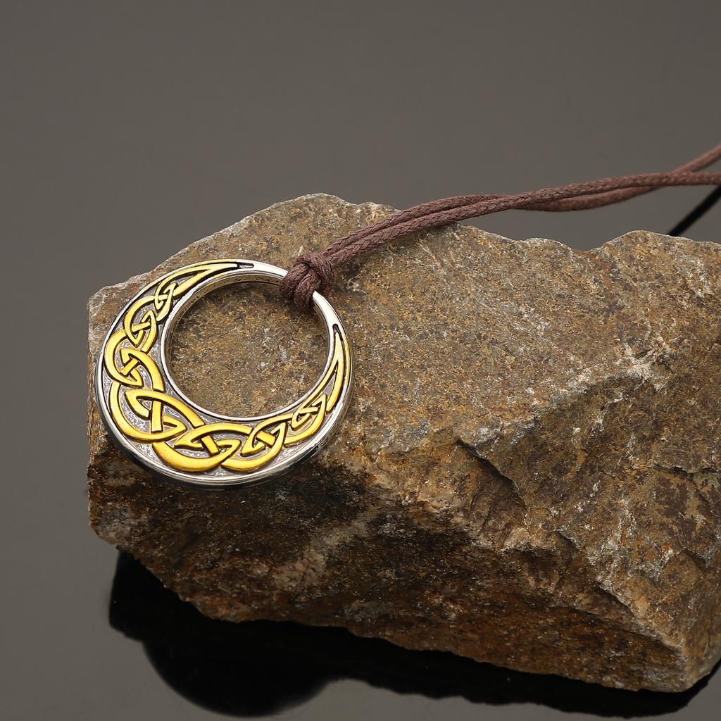 Vintage Viking Celtic Knot Pendant Necklace Adjustable Pu Leather Nordic Style Jewelry Fashion Accessories for Women Men