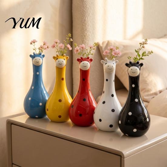 Cute Animal Shaped Floral Container Polka Dot Giraffe Vase, Hand-painted Resin Flower Creative Big-mouthed Unique Home Decor Accents Holder for Living