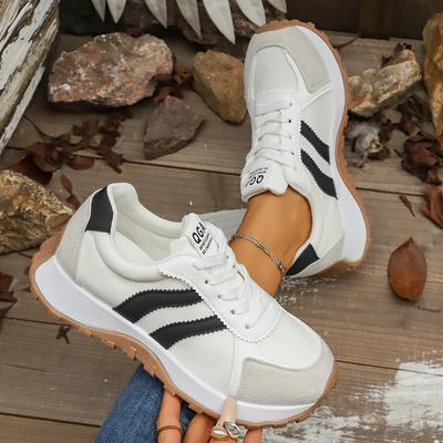Women Sneakers Round Toe Sports Shoes Women Retro Casual Flat Bottom Sneakers Women Spring Autumn Fashionable Designer Shoes