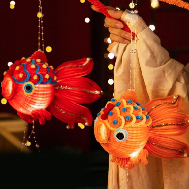Lanterne Ornamentali a Forma di Pesce Lanterne a Pesce Ornamento Festival Autunnale Cinese Decorazioni Portatili