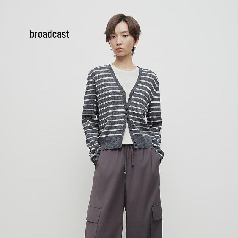 

Broadcast Simple V-Neck Striped Long Sleeve Knit Top XL