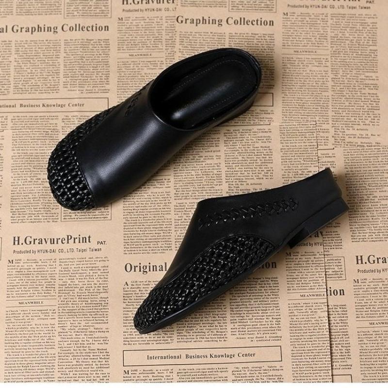Fashion Baotou Slippers for Women's Outdoor Wear New Fashionable Hand Woven Design Cool Slippers with Hollow Out Monochrome Flat Shoes
