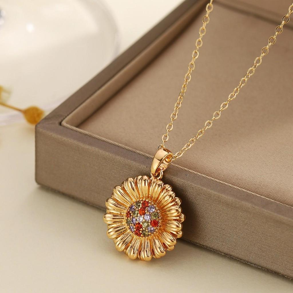 Gold Daisy Pendant Sunflower Necklace - Women's Clavicle Chain