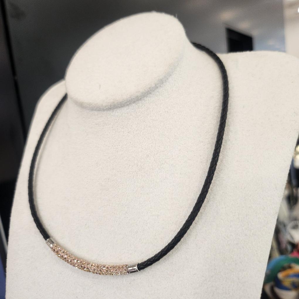 Atria Leather Chain Cubic Bar N Crystal Necklace OGGNEFR0003PCF