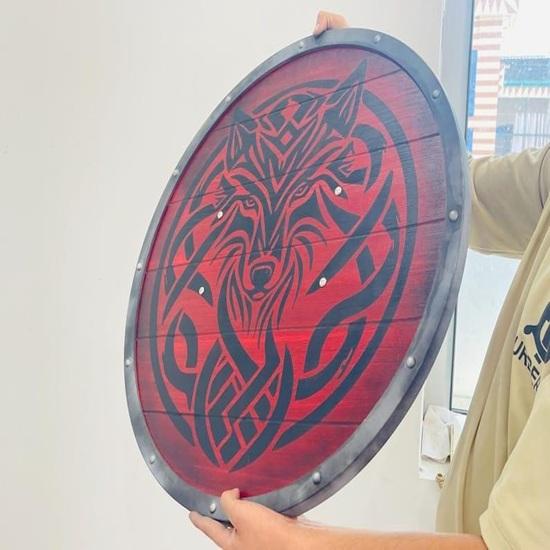 Vikingův štít Fenrir, Dřevěný štít s červeným vlkem, Severský LARP Cosplay