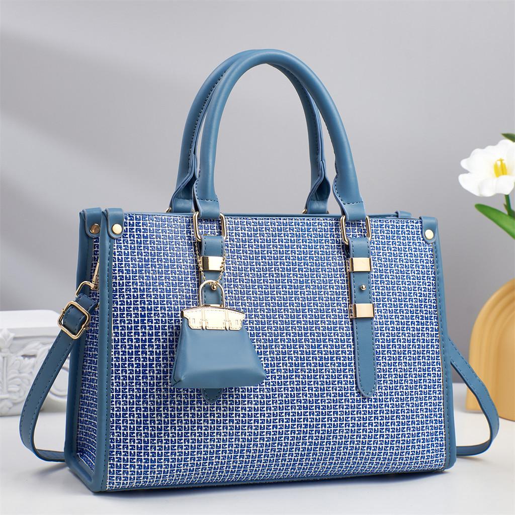 Urban Simple Pu Lattice Leather Tote Bag For Women With Large Capacity And Zipper Closure