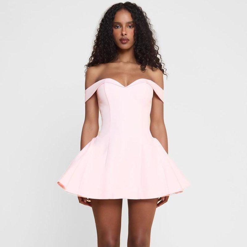 2024 Autumn/Winter European and American Women's Fashion Cross-Border New Arrivals: Stylish and Sexy Strapless One-Shoulder Slim-Fit Short Dress