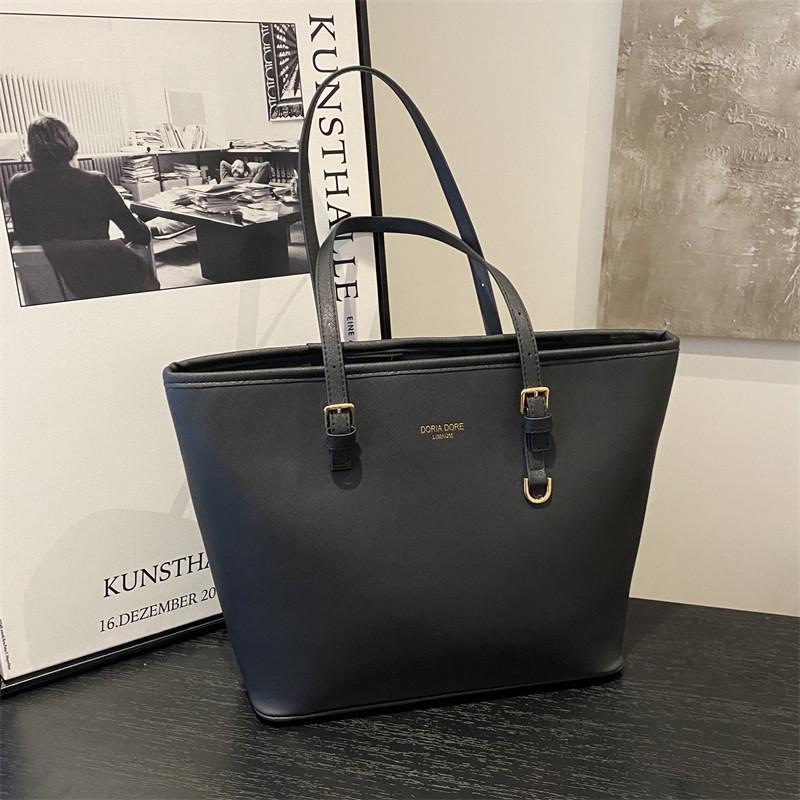 Stylish Black Tote Bag For Women With Large Capacity And Vintage Design Perfect For Daily Commuting