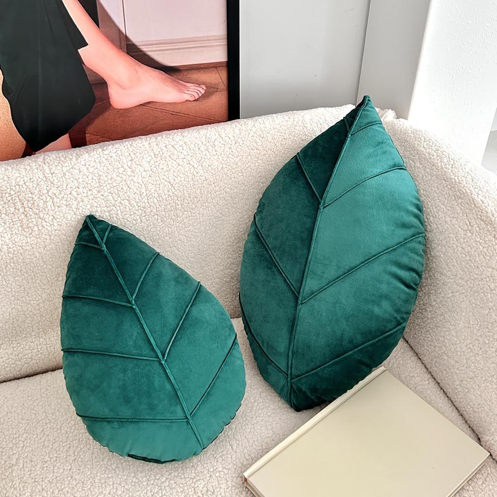 1 Piece of Leaf-shaped Throw Pillow, Suitable for Decoration On Sofas and As a Cushion In Apartment Bedrooms.