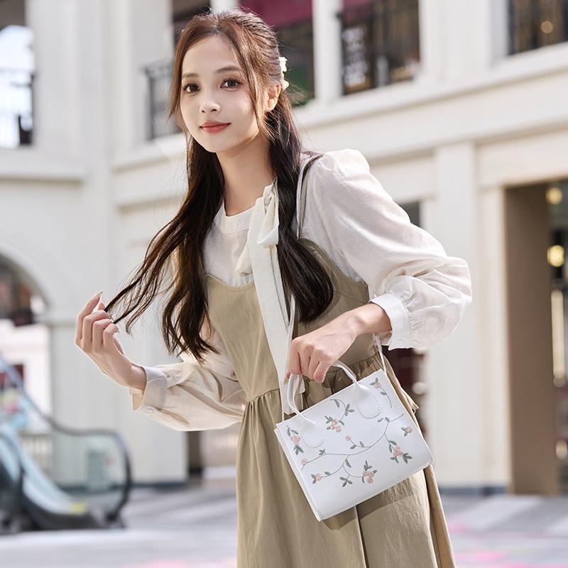 New Spring Popular Printed Small Square Bag Simple Portable Shoulder Bag