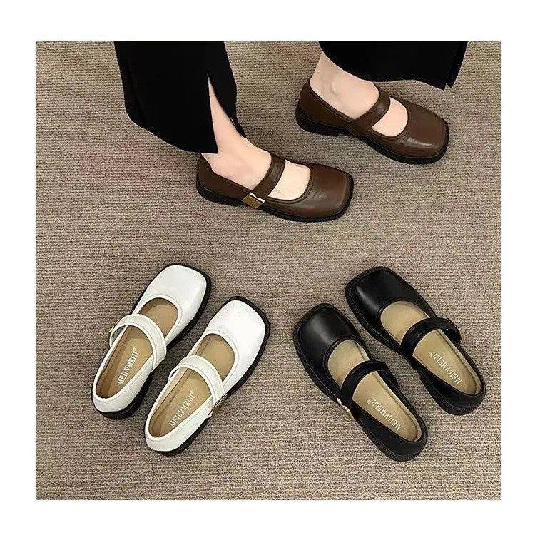 Französische Retro-Schuhe mit quadratischer Spitze und flachem Ausschnitt für Damen, Frühjahr 2025, neue koreanische Version, märchenhaft, lässig, weich, flach, Mary Jane-Schuhe