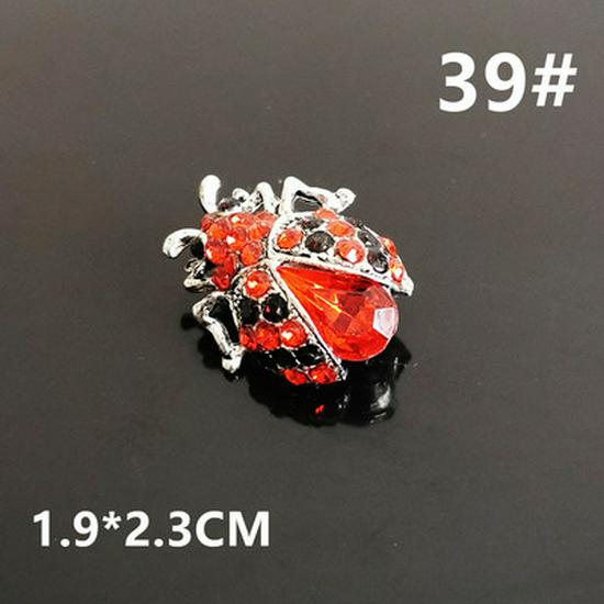 Japanese Style Luxury Brooch: Elegant High-End Women's Pin for Sweater or Lapel