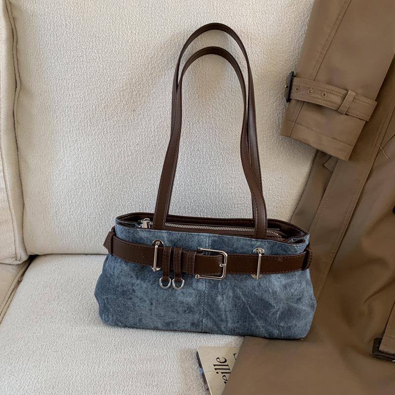 

Сумка большой вместимости женская ретро мода 2025 осень новая повседневная на плечо подмышку нишевый дизайн сумка для поездок синий