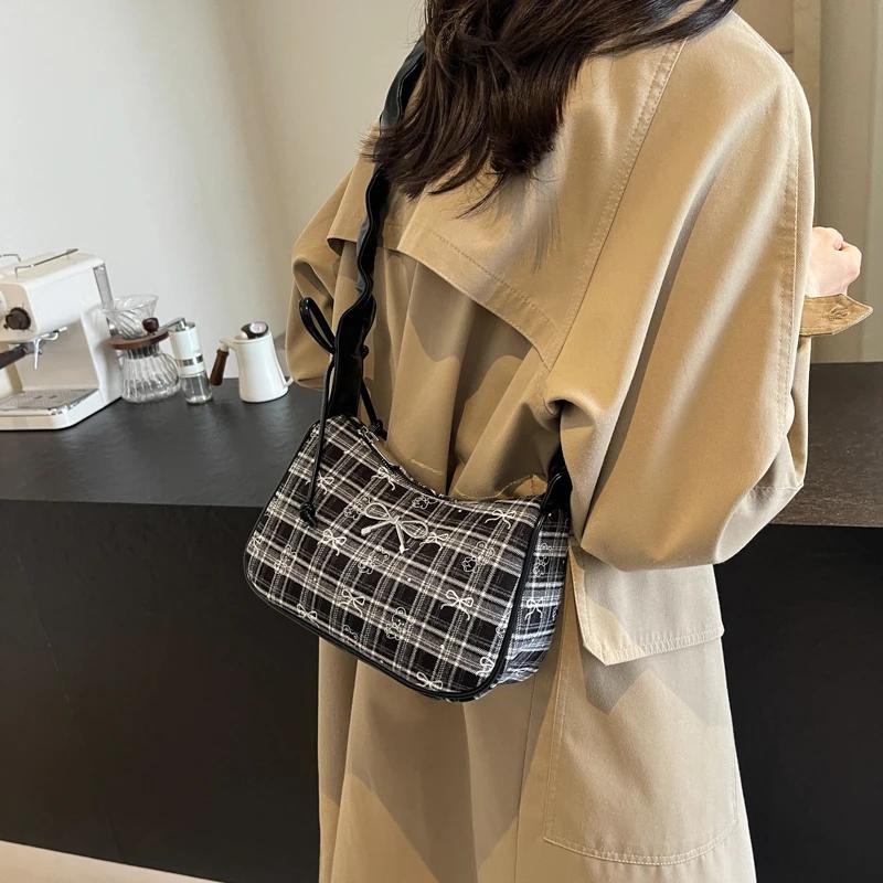 Sweet Bow Shoulder Bags Women England Style Plaid Handbags  New Cloth Lightweight Large Capacity Messenger Bags Luxury