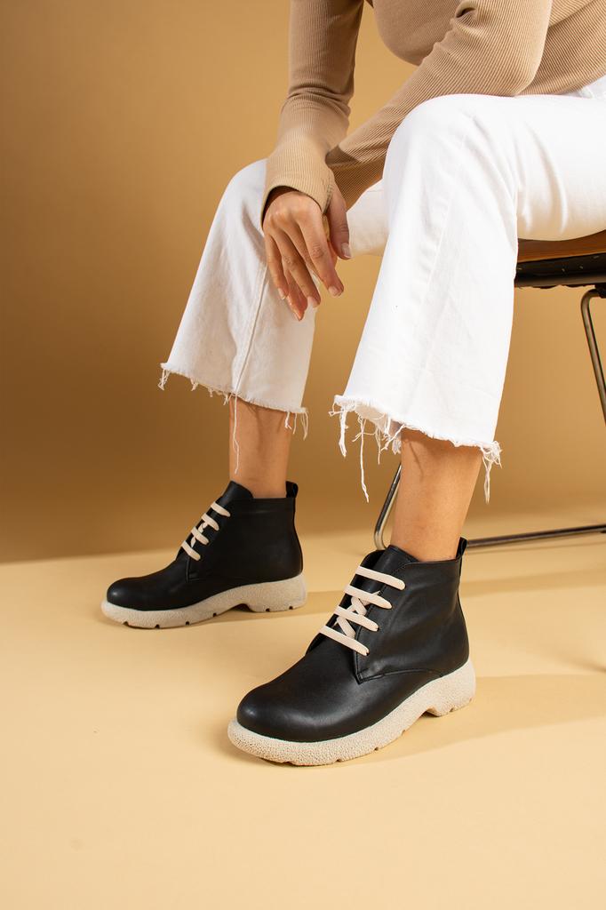 Stilvolle Damen-Schnürstiefel mit bequemer Sohle 60-1015-23Volume