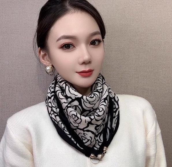 Autumn/Winter Silk Cotton Scarf with Magnetic Buckle - Versatile, High-end Neck Warmer