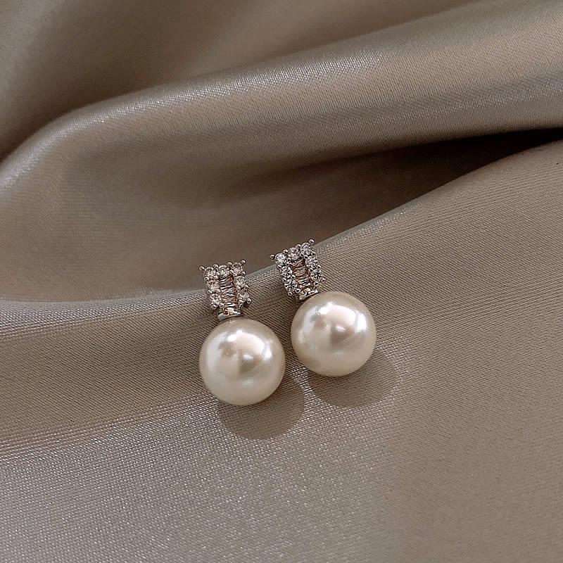 French retro silver needle pearl earrings simple niche exquisite earrings fashion high temperament earrings women