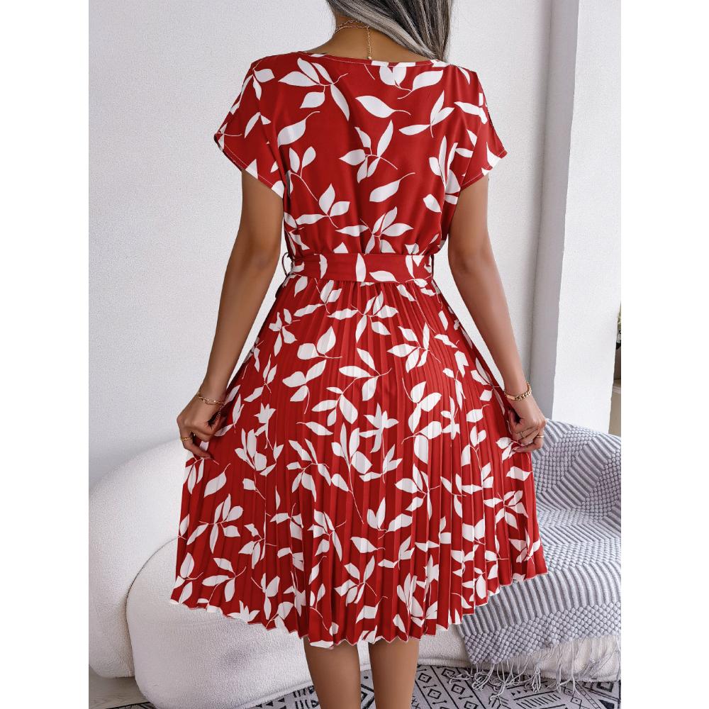 Ins Spring and Summer Casual Short Sleeved Pleated Dress Women's Fashion Versatile Trendy Commuting