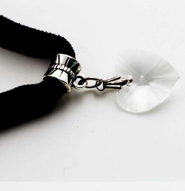 Japanese Velvet Necklace Japan Harajuku Retro European And American Heart Shaped Crystal Pendant Lace Black Peach Heart Necklace