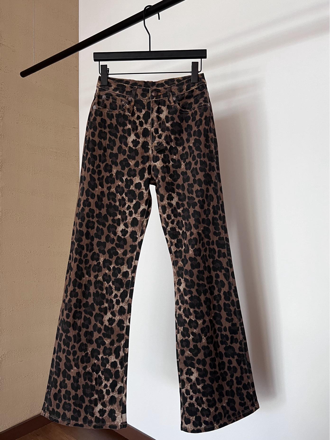 

Nanyou Star Retro Leopard High Waist Flared Jeans - RI3 2025 Spring/Summer by Song Qian 26 леопард друку кольору