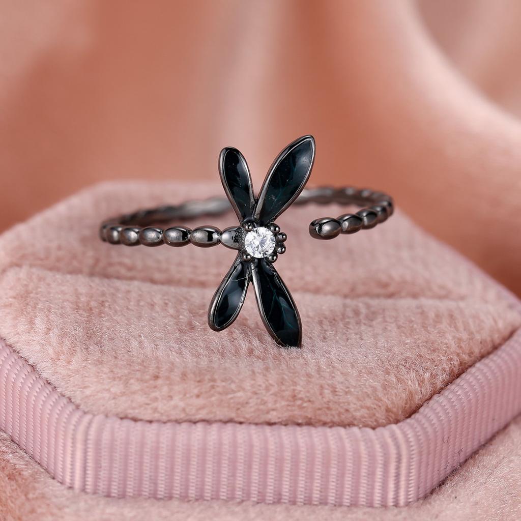 Personalisierter Insekt Libelle Design mit einem offenen Ring Retro und minimalistischer Stil Tropfölring