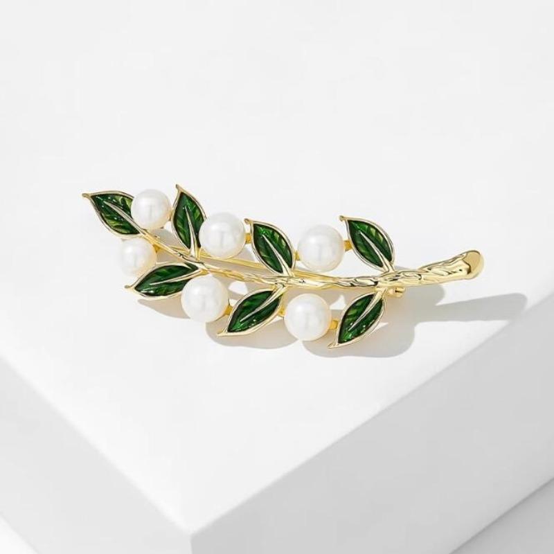 

Trendy White Plum Blossom Brooches for Women Pearl Rhinestone Plant Jewelry Coat Shawl Dress Lapel Pins Accessories Gifts