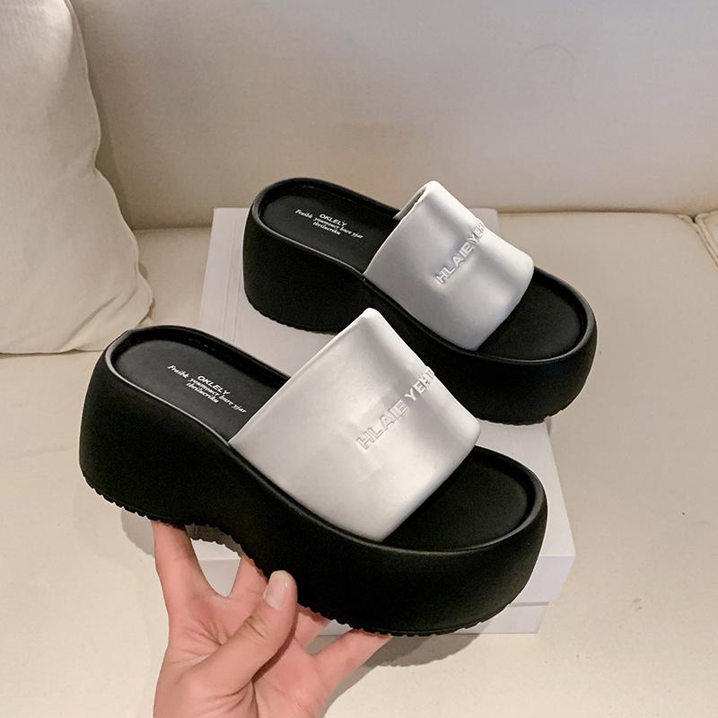 

Женские шлепанцы на платформе Новинка 2025 Лето Дизайнерские массивные туфли на танкетке Пляжные шлепанцы Женские уличные Каблуки 8 см Кожаные сандалии 40 серебряный