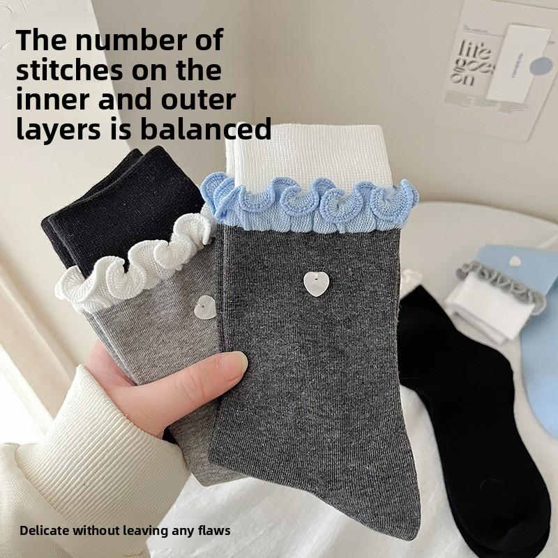 Boneless Female Spring and Autumn Socks, Black Ear Trim, Heart-shaped Buttons, Shell Sweet Middle Tube