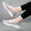 Old Beijing cloth shoes women's flying knitting one-pedal flat-soled mother shoes