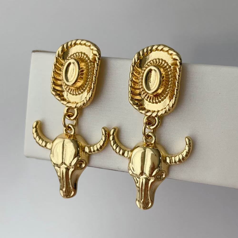 

Popular retro bull head pendant earrings, exaggerated personalized western style earrings, no fading batch
