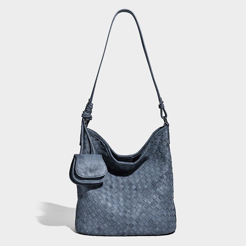 Niche Design Fashion Woven Bucket Bag for Women 2025 New Versatile Casual Lazy Style Commuter Shoulder Bag