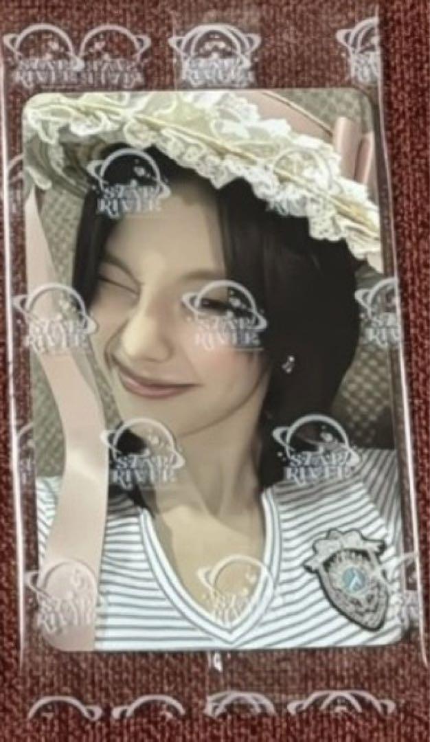 

[Б/У] ITZY Йеджи GWBG China Starriver 1.0 Лимитированная версия торговой карты с автографом для автограф-сессии