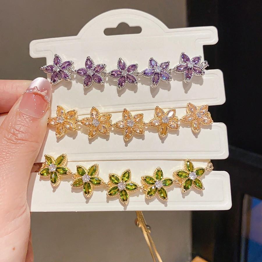 Elegant Zircon Flower Pendant Bracelet With Adjustable Chain For Womens Fashion Accessory