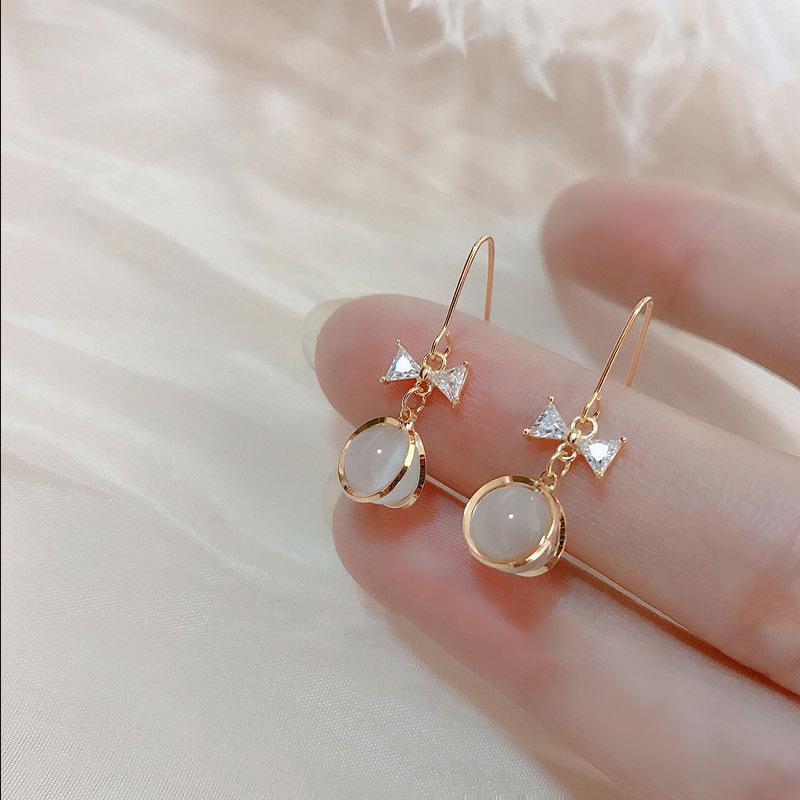 

2022 Trendy Cat s Eye Bow Earrings for Women - Versatile and Influencer Approved Fashion Jewelry золотой