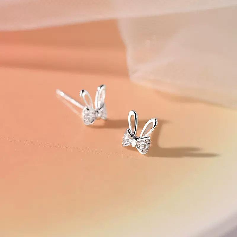 

Серьги в виде кролика для женщин с маленькими и изысканными высококачественными новогодними серьгами Niche